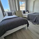 Trendy Apartment In Old Street