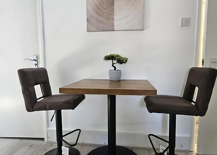 Trendy Apartment In Old Street